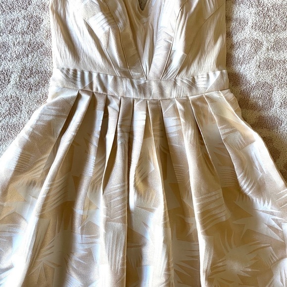 Gianni Bini Cream and Gold Cocktail Dress - Picture 8 of 8